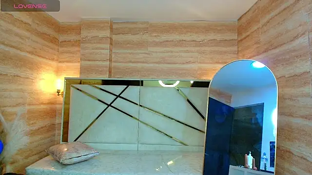 martina1_r's cam snapshot