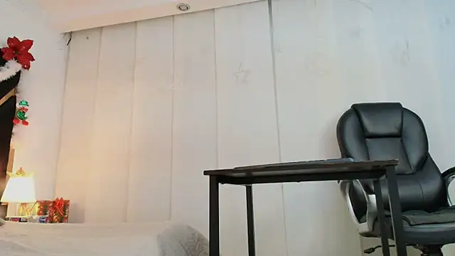 Amelie_saenz's cam snapshot