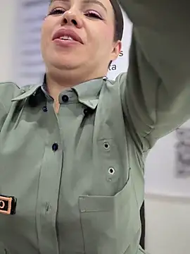 Ariana-07 live sex cam