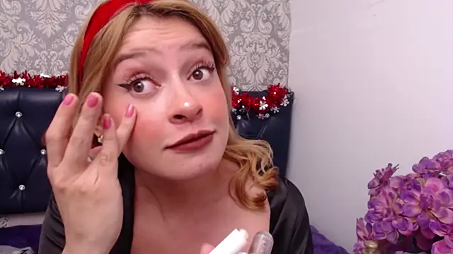 _naughty_angel_'s cam snapshot