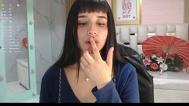 allyssa_bellini_s's cam snapshot