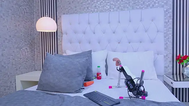 MonserratPeters's cam snapshot