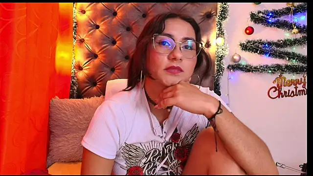 Luna021_1's cam snapshot