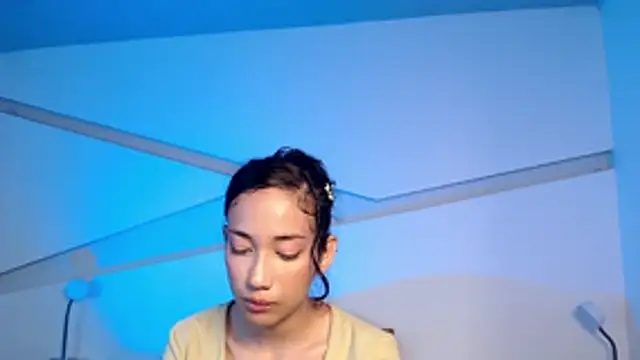 hot_little_bunny's cam snapshot