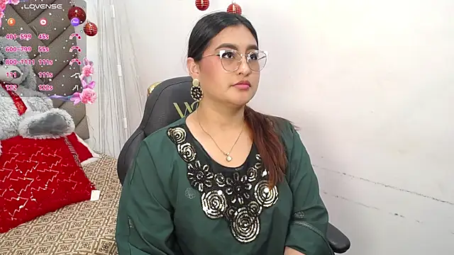 heluejamil's cam snapshot