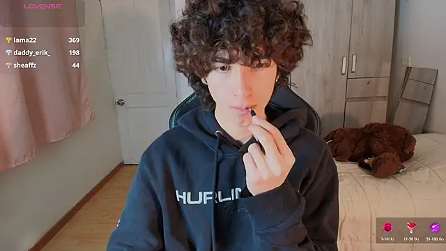 Nude_Boy18 live sex cam