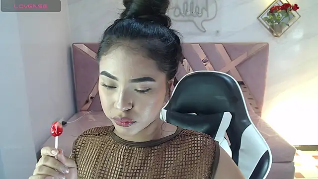 Kendall_Queen_v's cam snapshot