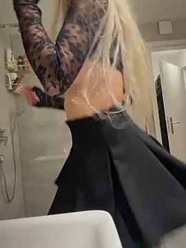 lilly_cherry69's cam snapshot