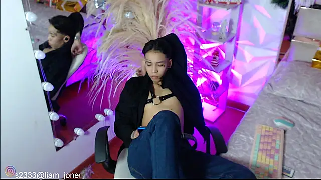 Jonesliam23's cam snapshot