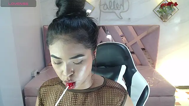 Kendall_Queen_v's cam snapshot