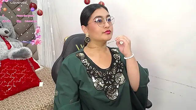 heluejamil's cam snapshot