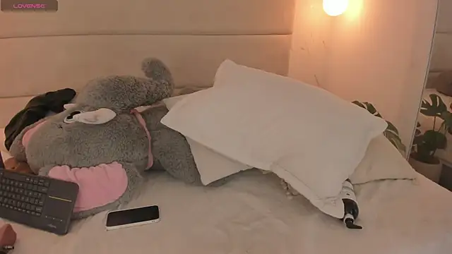 VENUSMOON777 live sex cam
