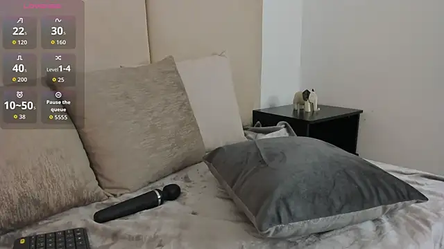 Ivana_Hall's cam snapshot