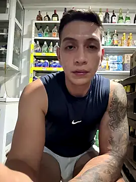 OliverWest04 live sex cam