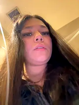 Alyshanon18 live sex cam