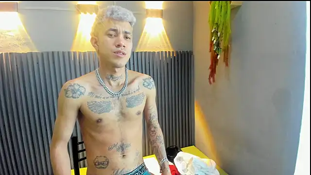 AYALA_TATTOO's cam snapshot