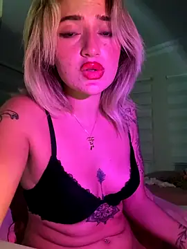 yaprakmericc live sex cam