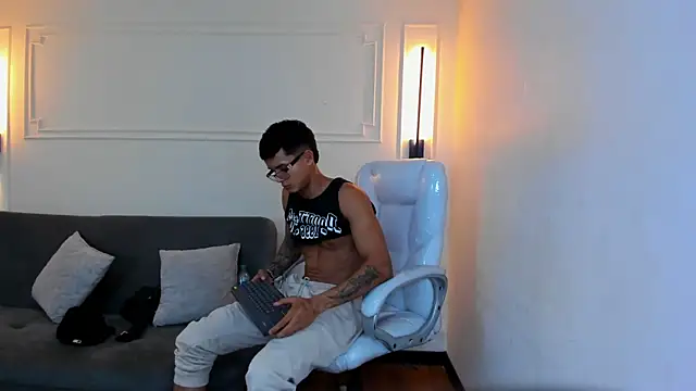 Paradise_boy_s live sex cam