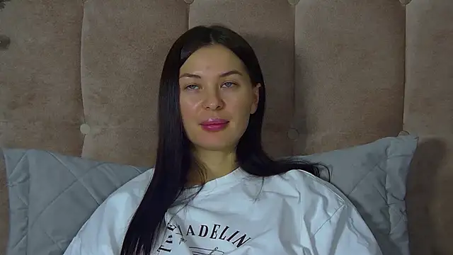 AlexandraBloom live sex cam