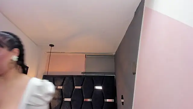 GiaFox_'s cam snapshot