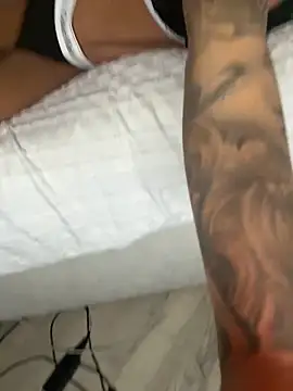 BELLABLACKXUK's cam snapshot