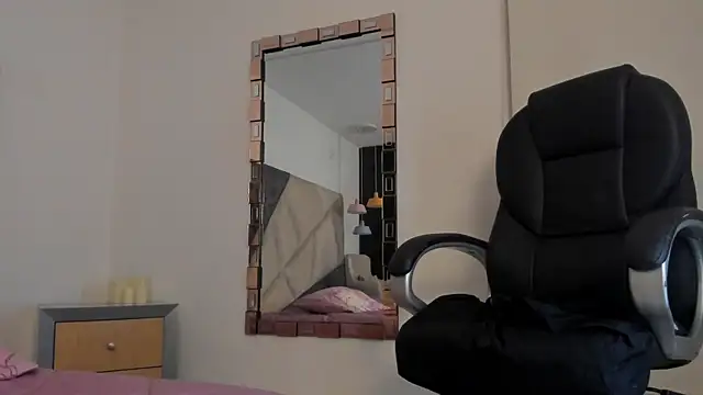 SaskiaGrendel live sex cam