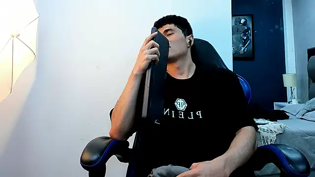 roan_birkin's cam snapshot