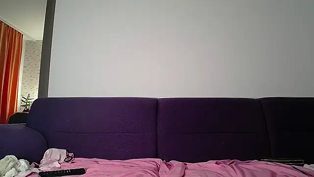 Julianna68 live sex cam