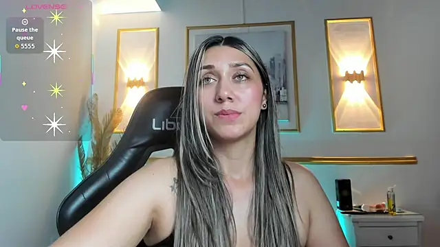 karlyy_'s cam snapshot