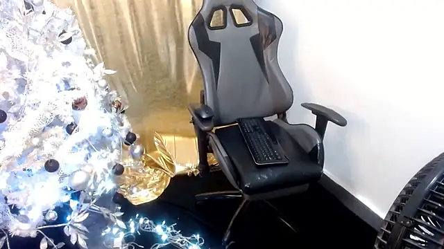 Cash_G_'s cam snapshot