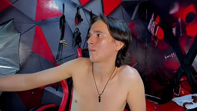 Aaron_LatinMen2 live sex cam