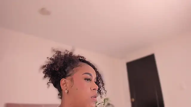 YariRose live sex cam