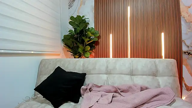 Nickie_reed_'s cam snapshot