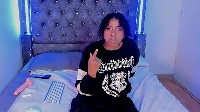 Mia_Cavalli's cam snapshot