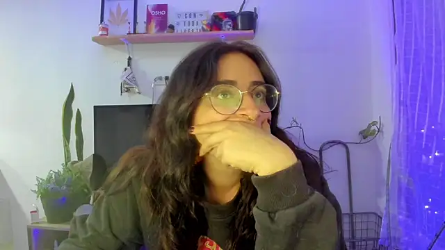 linda_giggle's cam snapshot