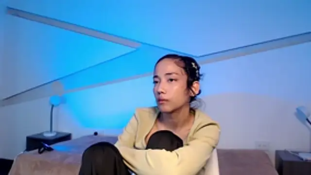 hot_little_bunny's cam snapshot