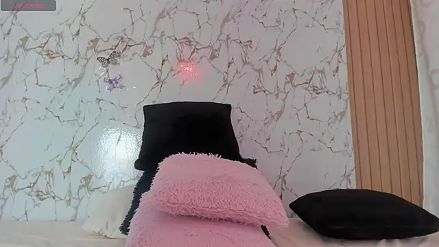 Christal_Golden's cam snapshot