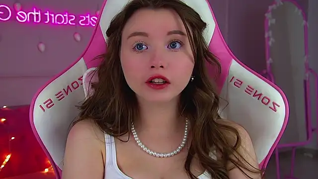 KeiraAsti's cam snapshot