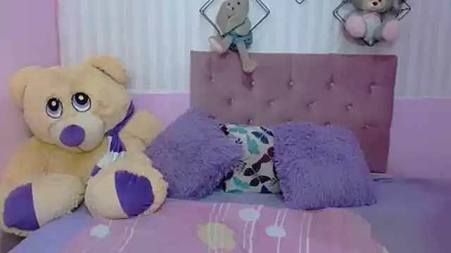 ariel_milk's cam snapshot