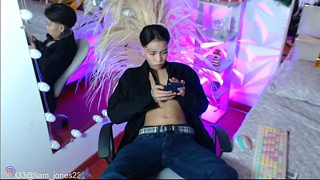 Jonesliam23's cam snapshot