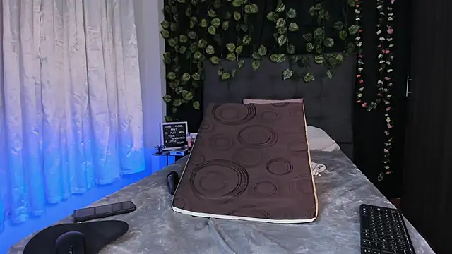 Delilah_85's cam snapshot