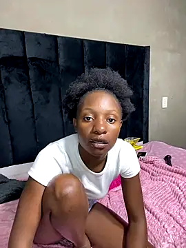 LonelyQueenxx25's cam snapshot