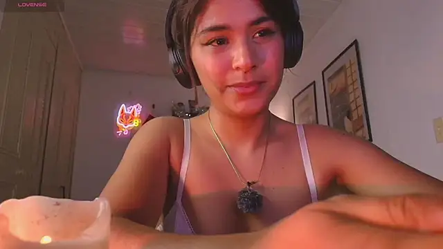 mmycaliope's cam snapshot