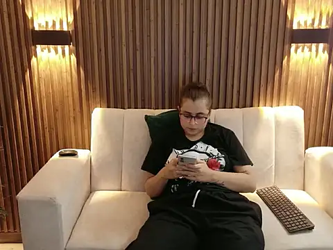 dirty_feelena's cam snapshot