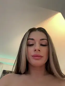 IsabellaEtthan's cam snapshot