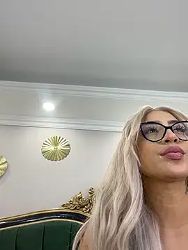 CourtneyRoses's cam snapshot