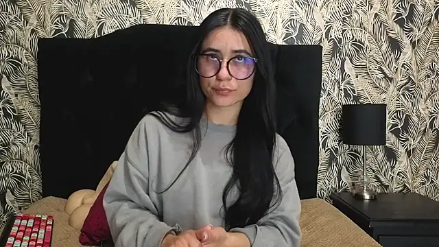 ChloeTurner_'s cam snapshot