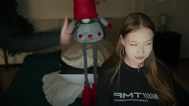 Esmie_Smile's cam snapshot