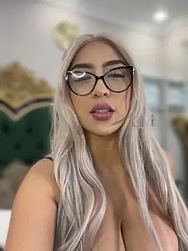 CourtneyRoses's cam snapshot