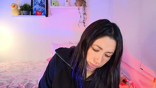 lilyy_evanss's cam snapshot